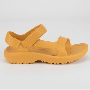 TEVA Hurricane Drift Womens Yellow Sandals 7M